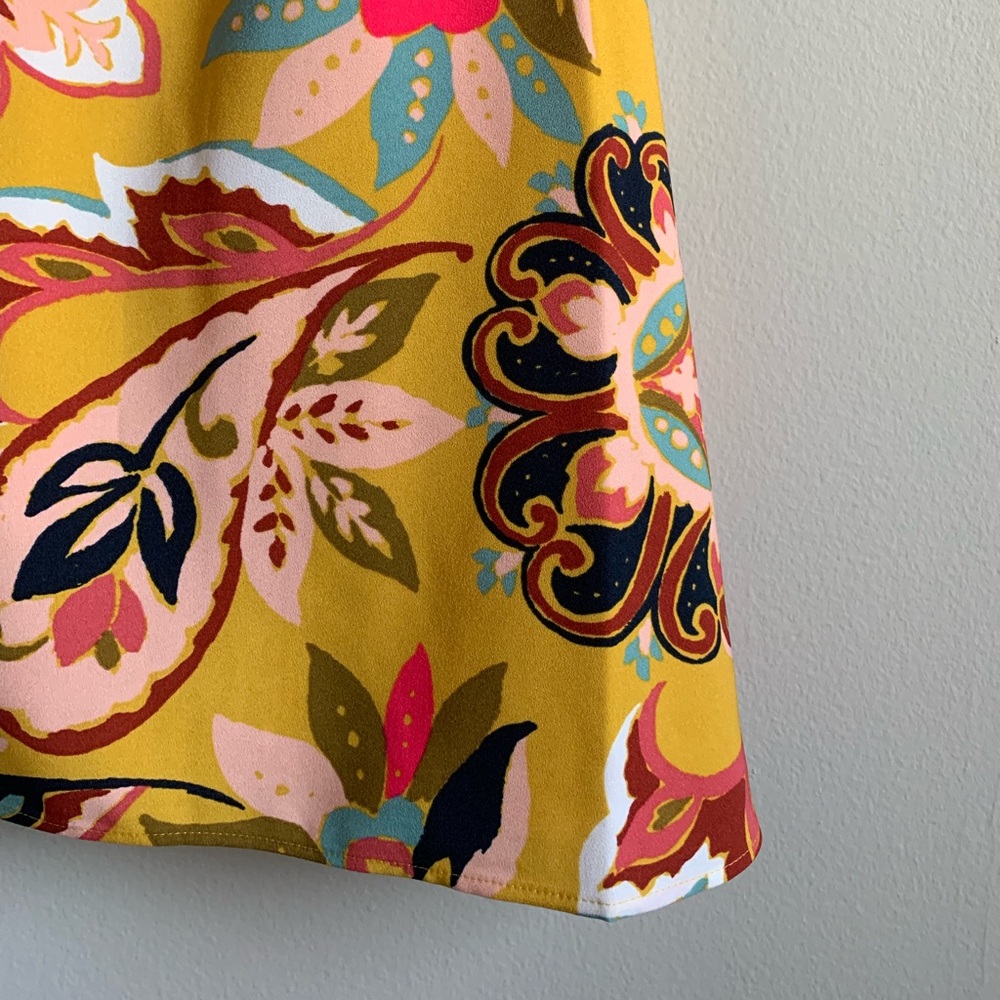 Patterned Tank Top - Picture 2 of 3